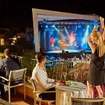 Village Hotel 5*