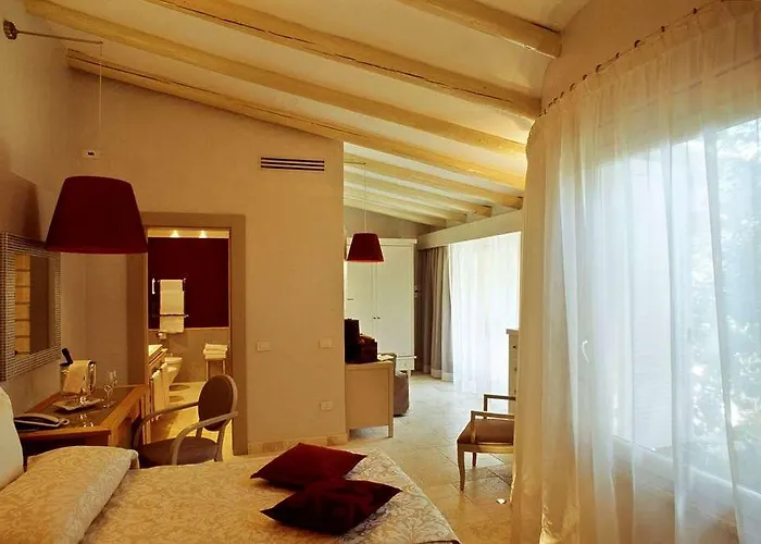 Village 5* Санта-Маргерита-ди-Пула